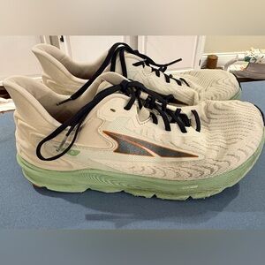 Men’s Altra Torin 6; Size 10